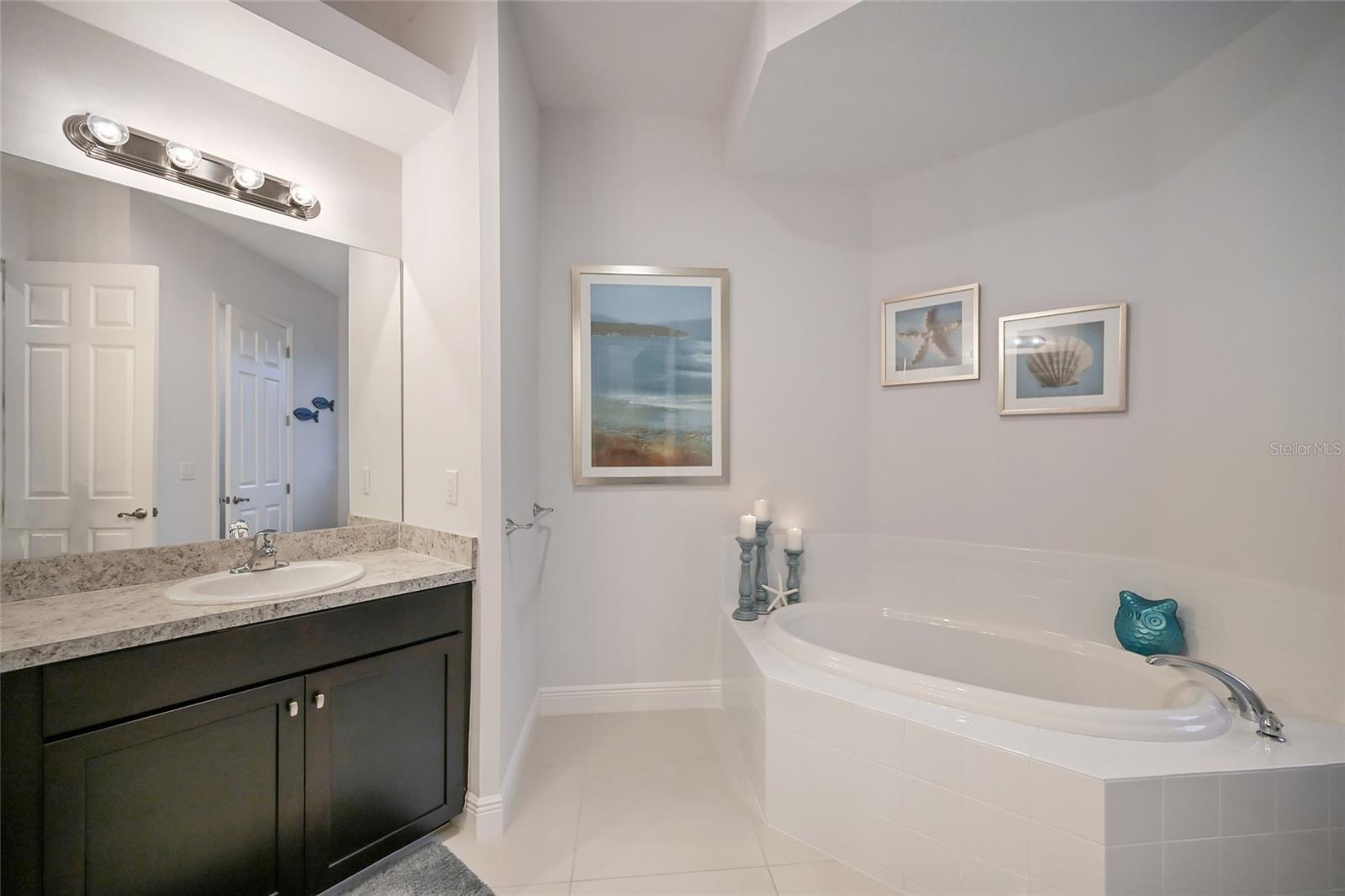 HARBOUR WALK - Residential