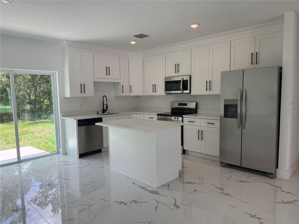 Photo of 2019 W Hamshire Blvd, Dunnellon, FL 34434 (MLS # O6378744)