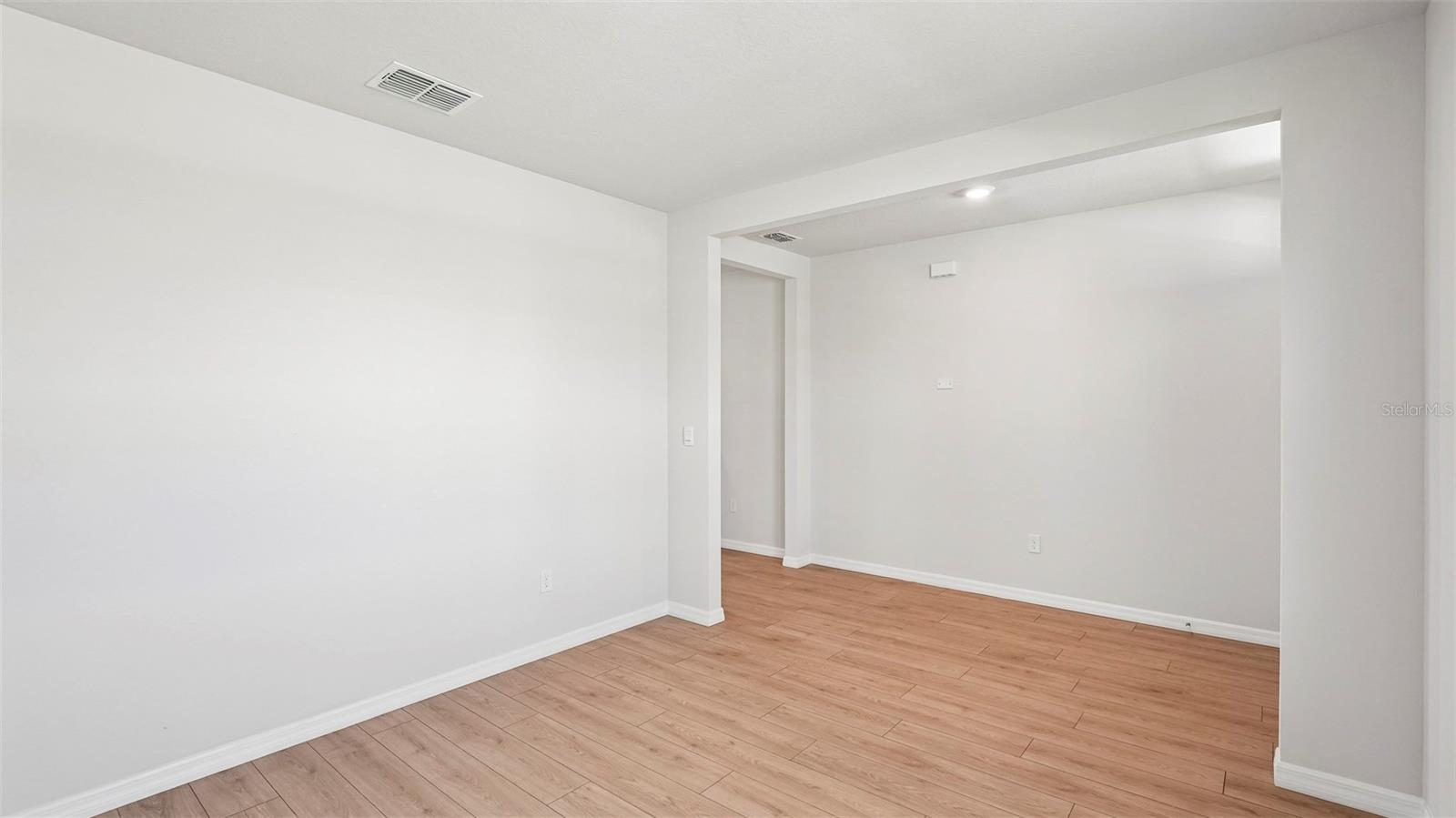 18305 BEEHIVE TERRACE