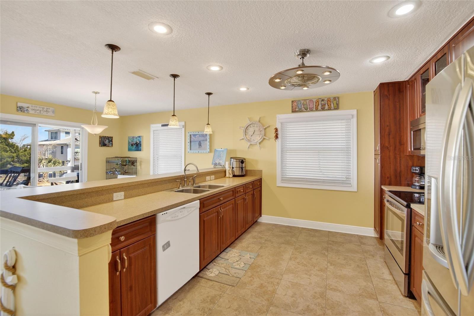 HUDSON BEACH ESTATES - Residential