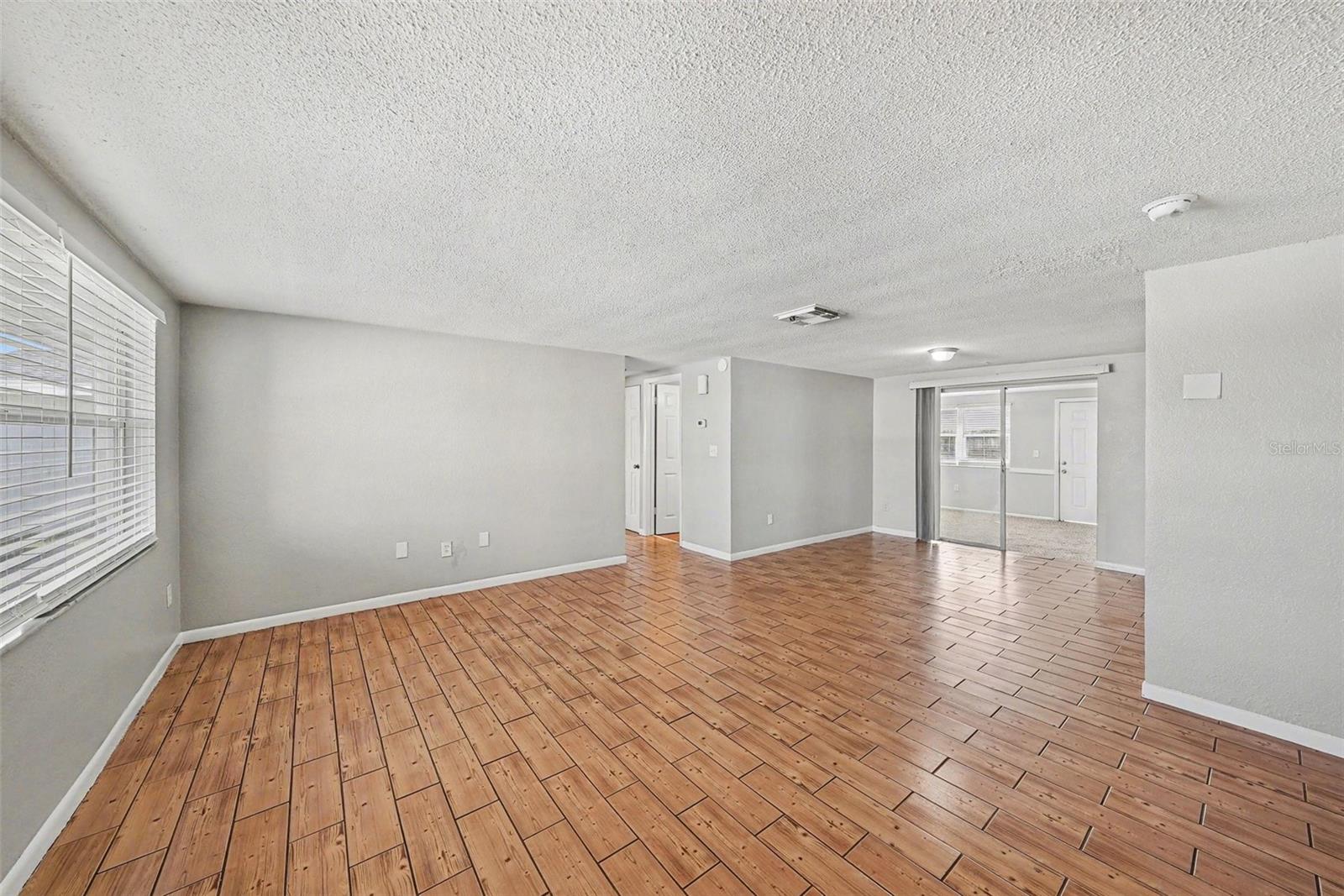 EMBASSY HILLS - Residential