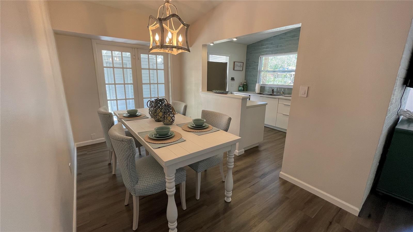 PAVER PARK ESTATES - Residential Lease