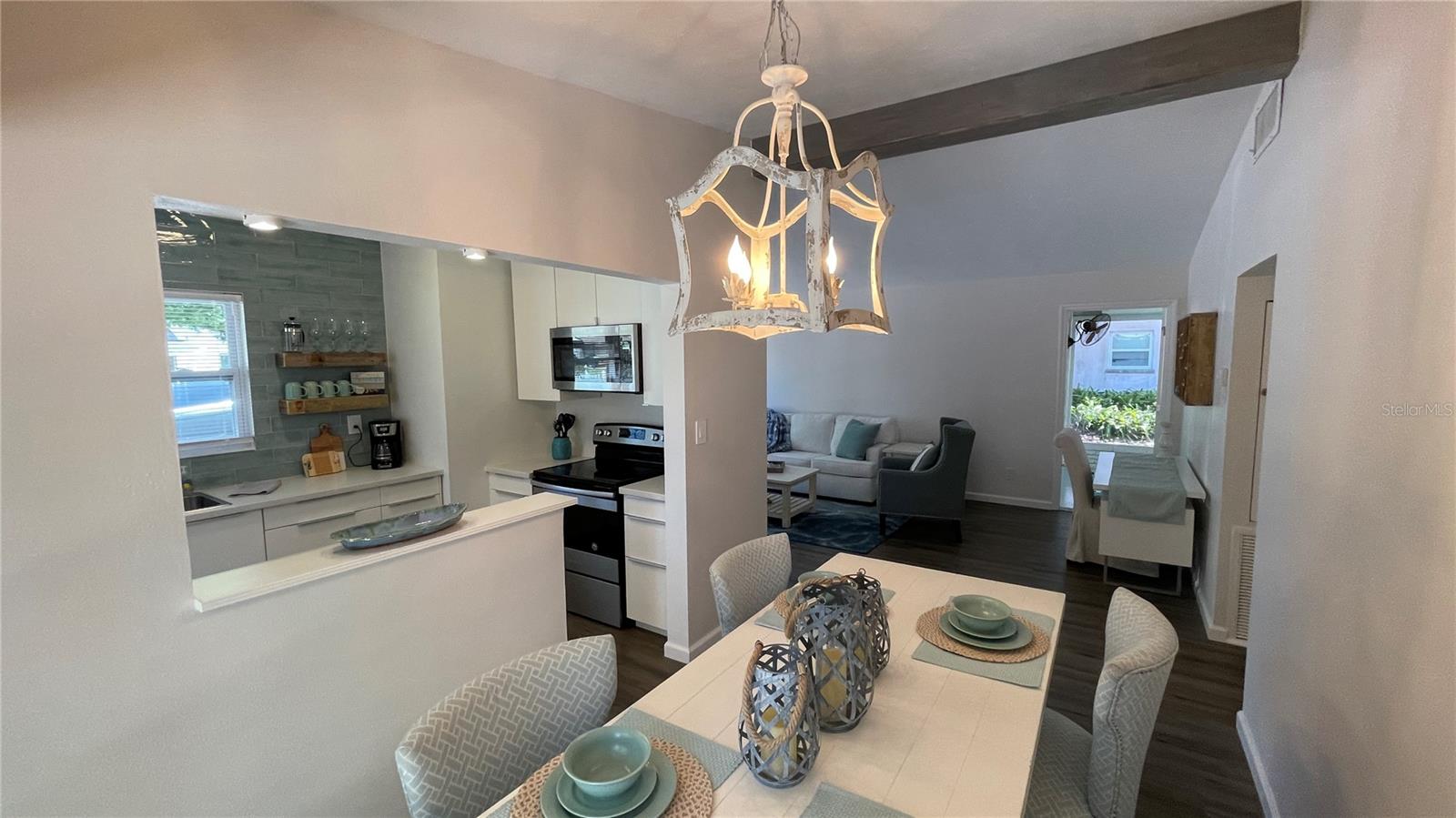 PAVER PARK ESTATES - Residential Lease