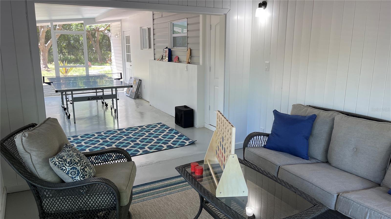 PAVER PARK ESTATES - Residential Lease