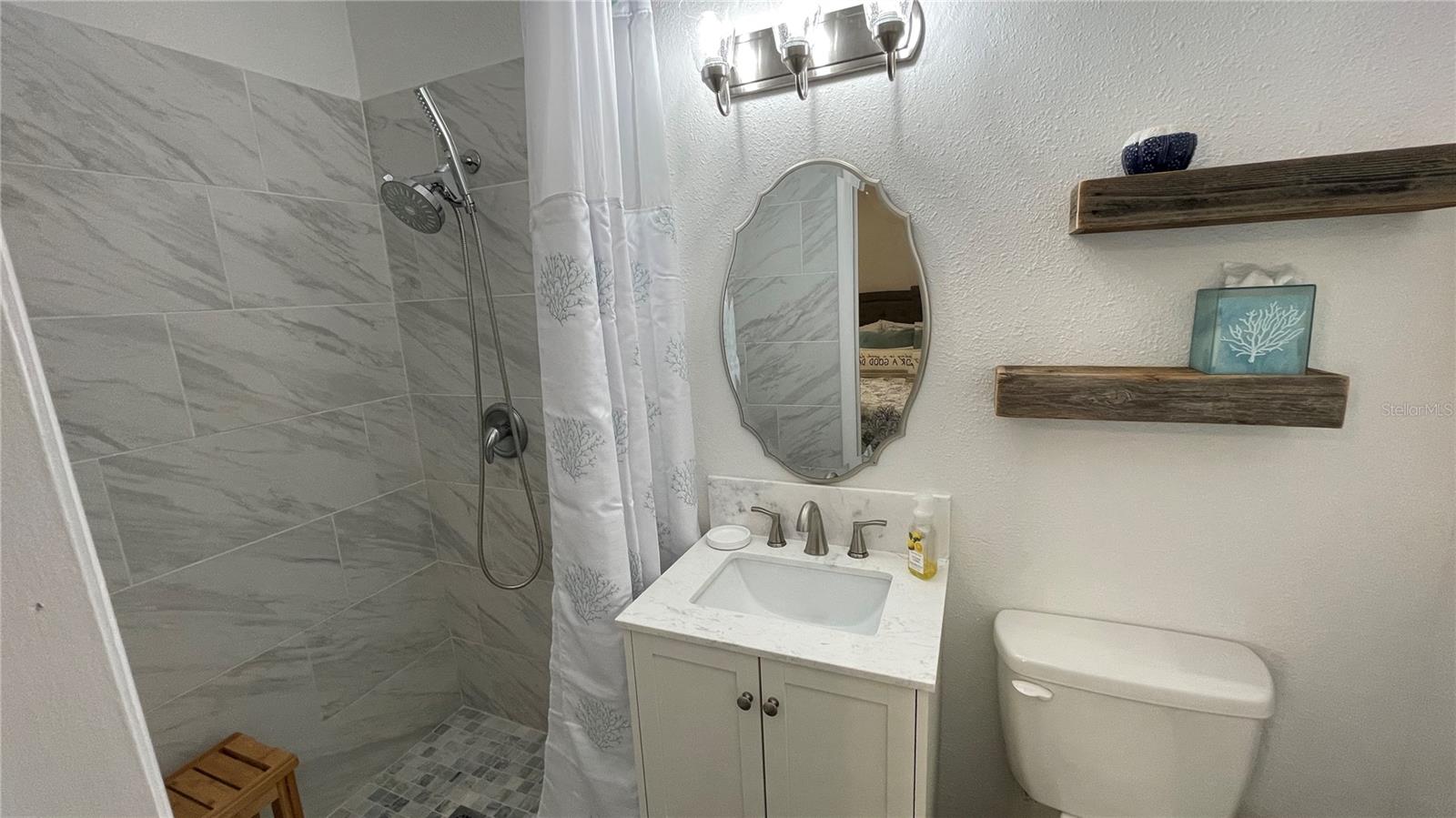 PAVER PARK ESTATES - Residential Lease