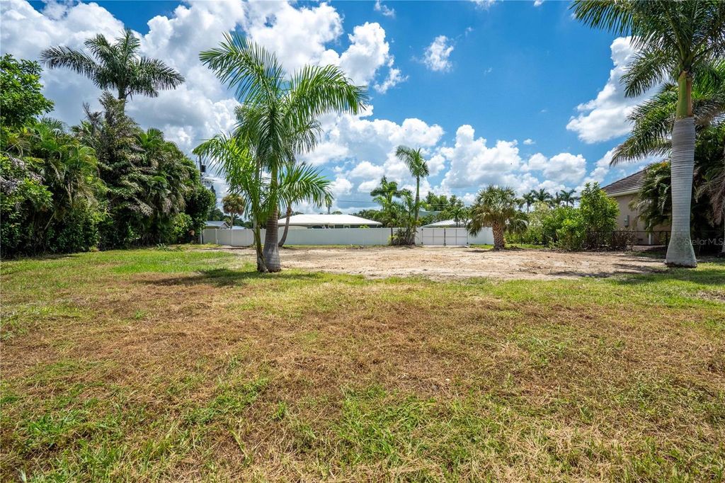 Photo of 6426 Hollywood Boulevard, Sarasota, FL 34231 (MLS # TB8396433)