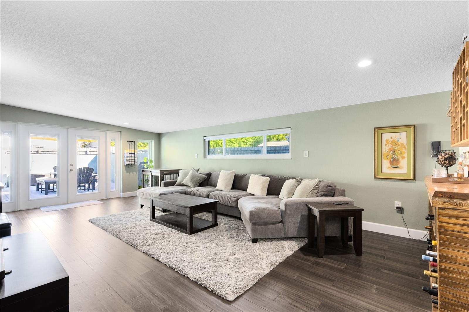 2811 EASTERN PARKWAY