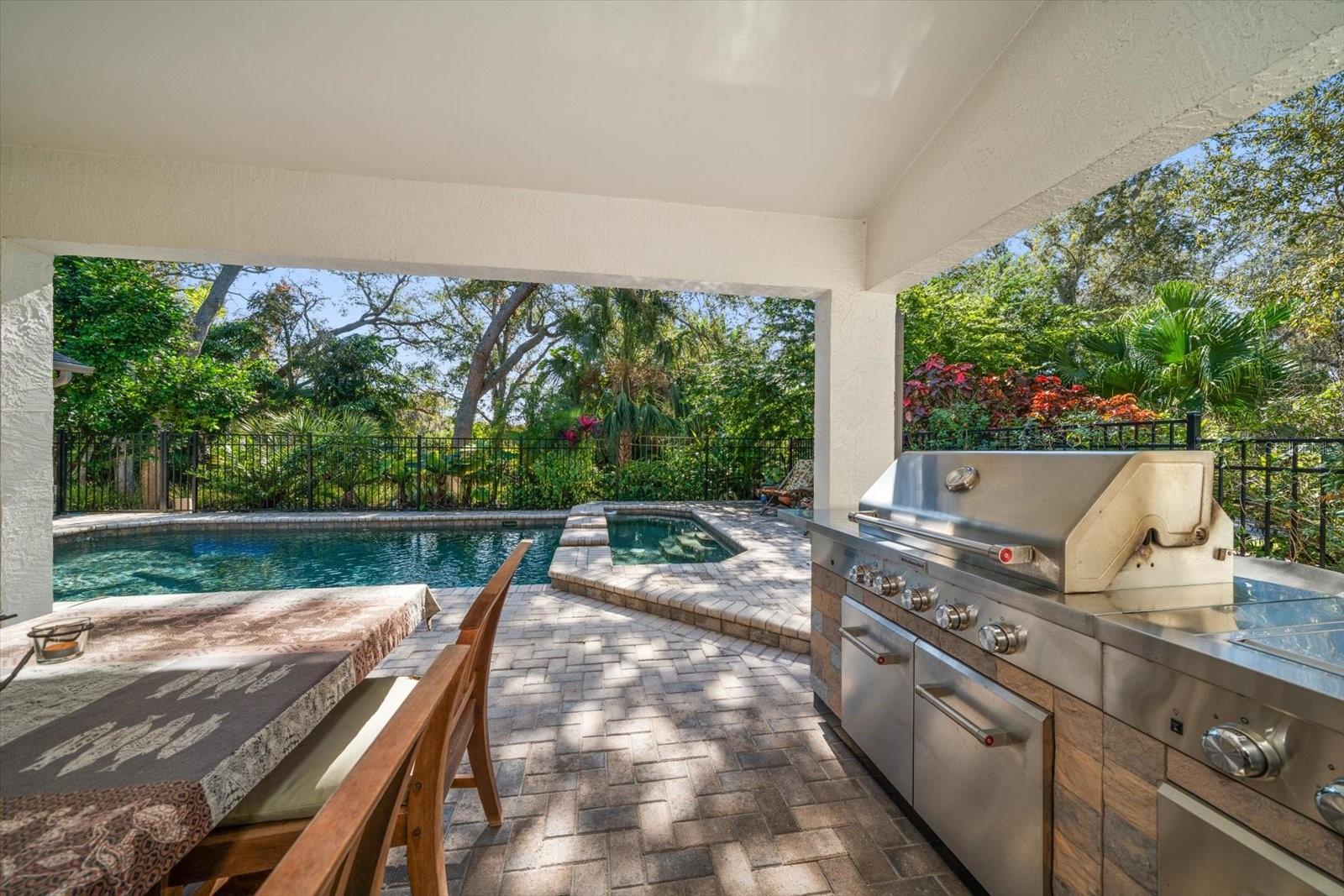 COUNTRY WOODS - Residential