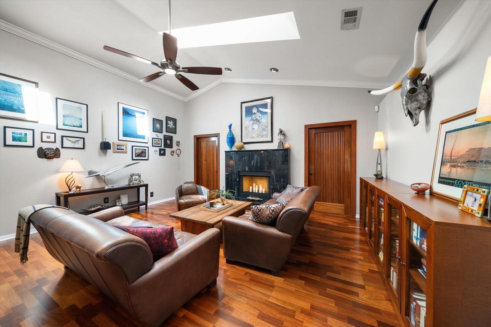 COUNTRY WOODS - Residential