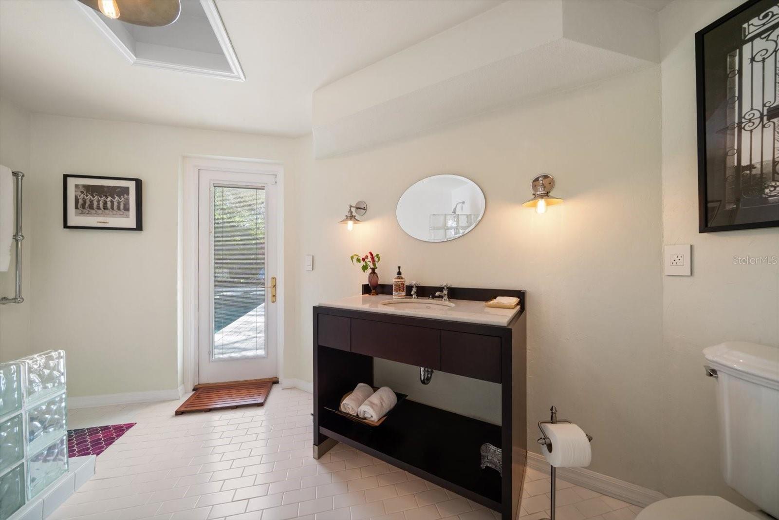 COUNTRY WOODS - Residential