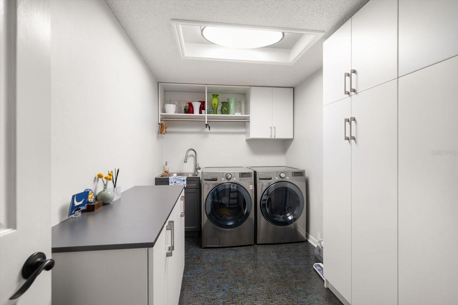 COUNTRY WOODS - Residential