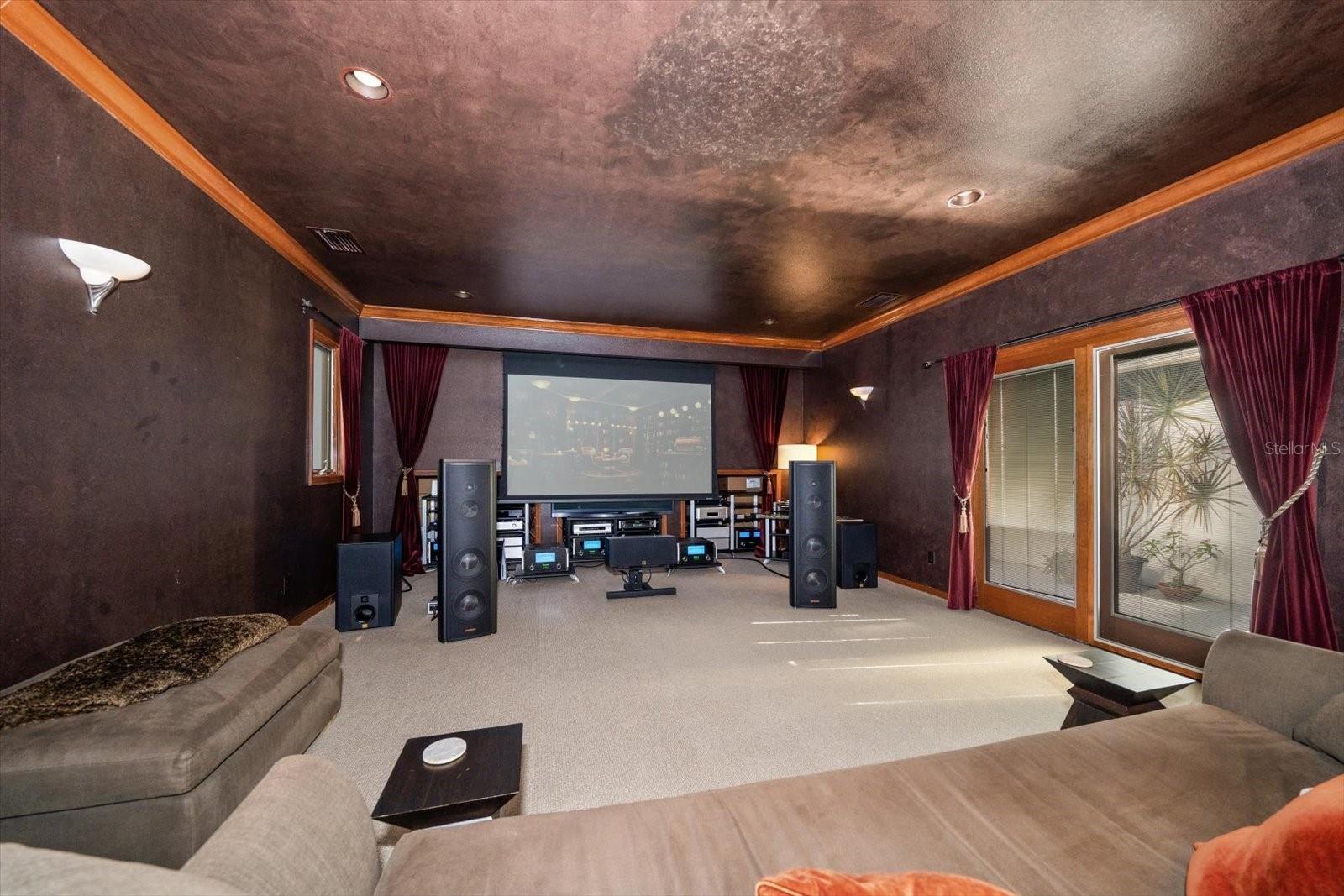 COUNTRY WOODS - Residential