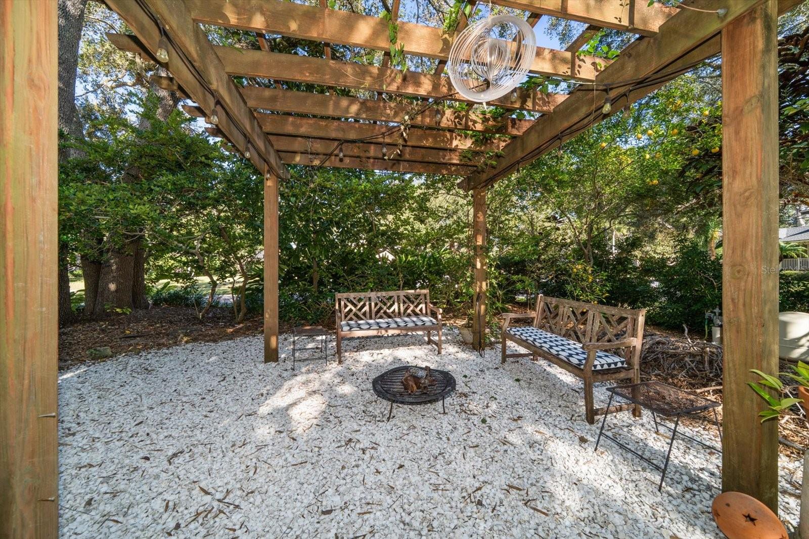 COUNTRY WOODS - Residential