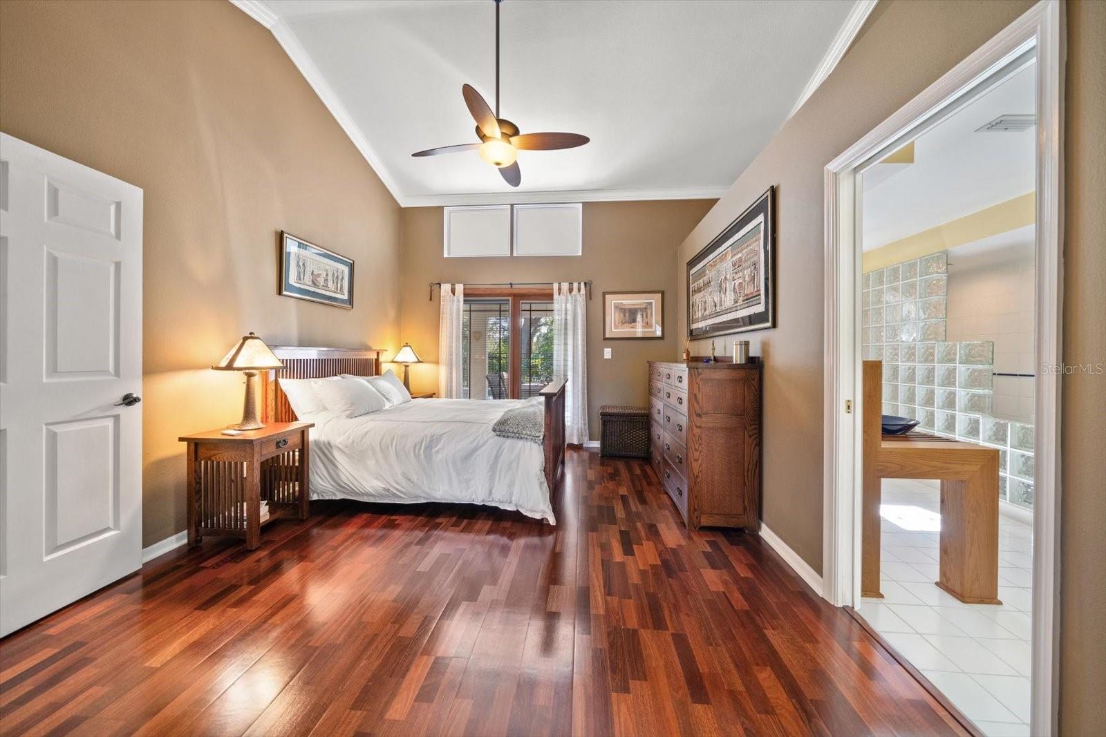 COUNTRY WOODS - Residential