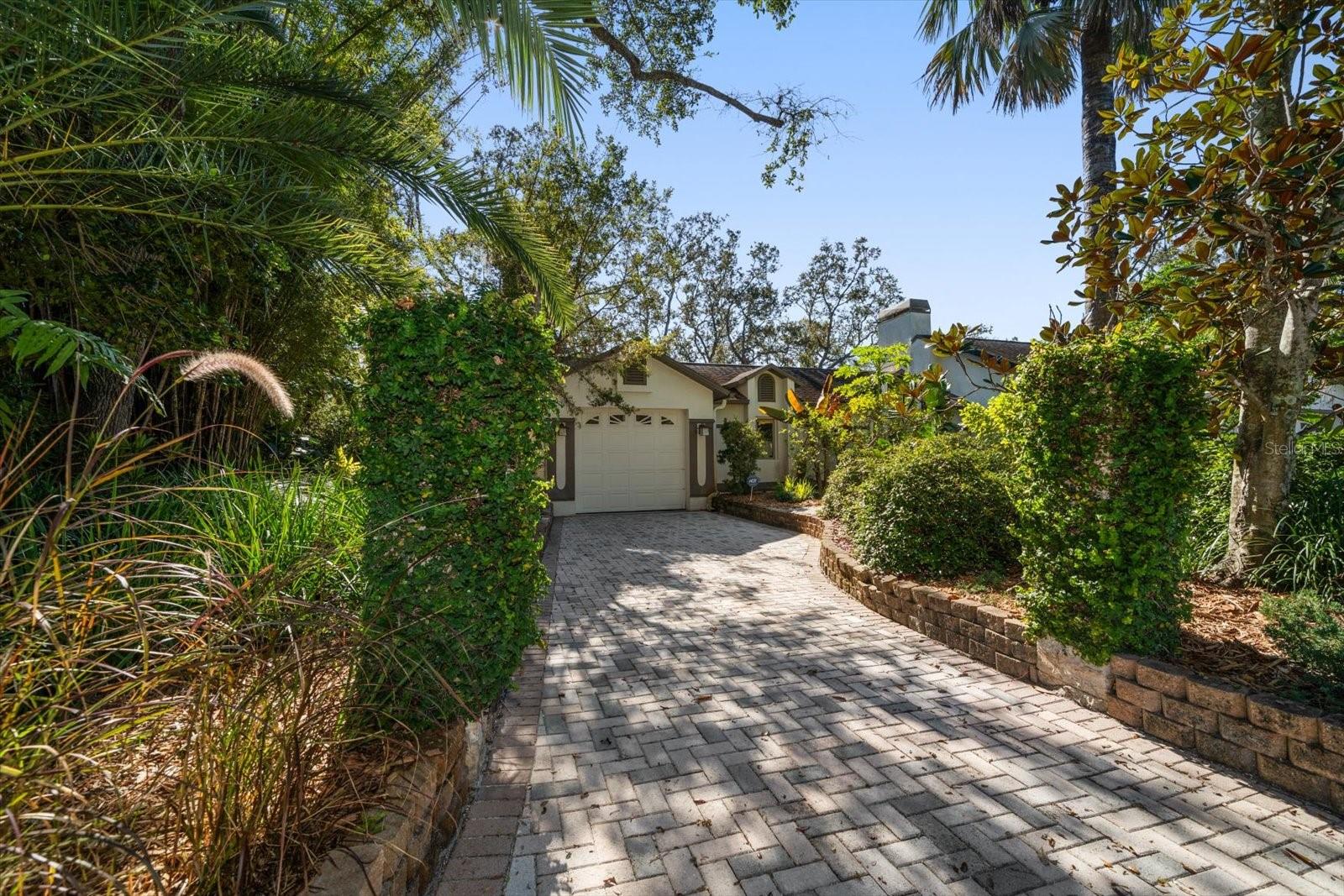 COUNTRY WOODS - Residential