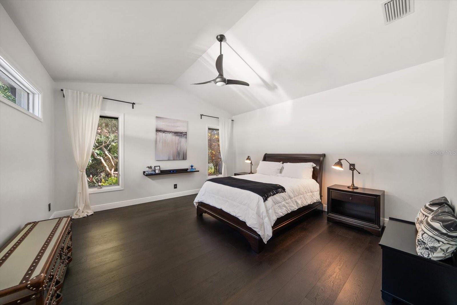 COUNTRY WOODS - Residential