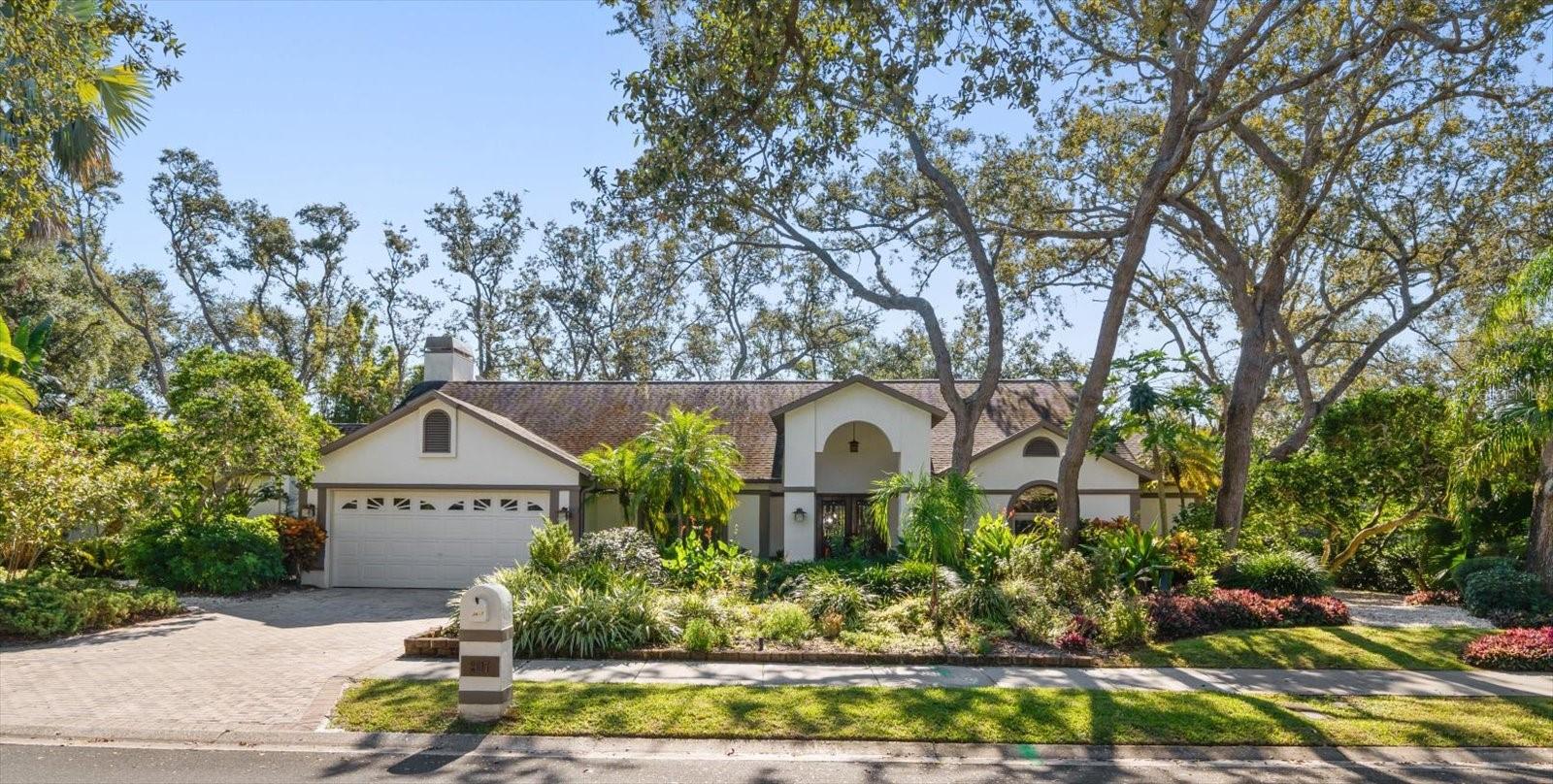 COUNTRY WOODS - Residential