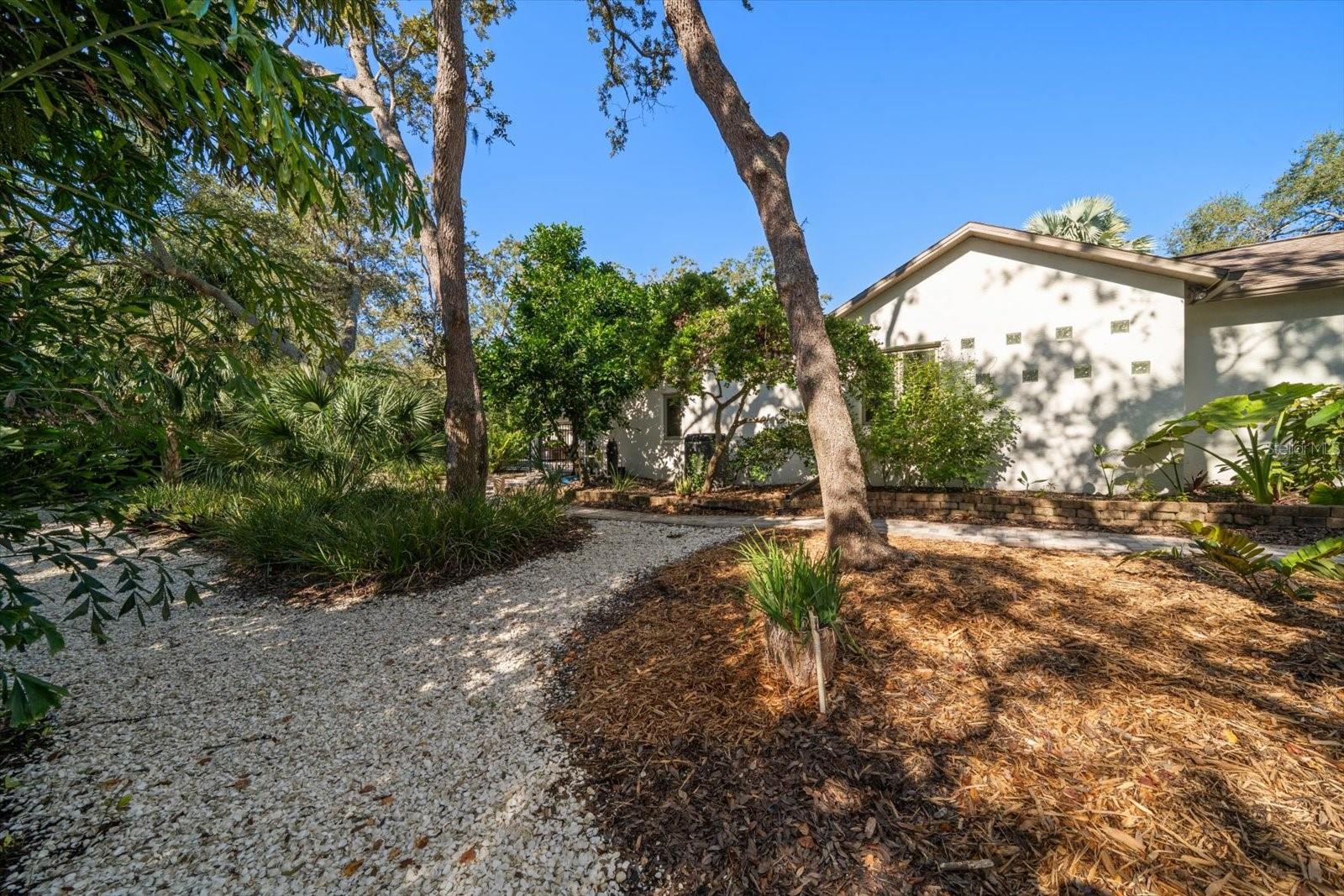 COUNTRY WOODS - Residential