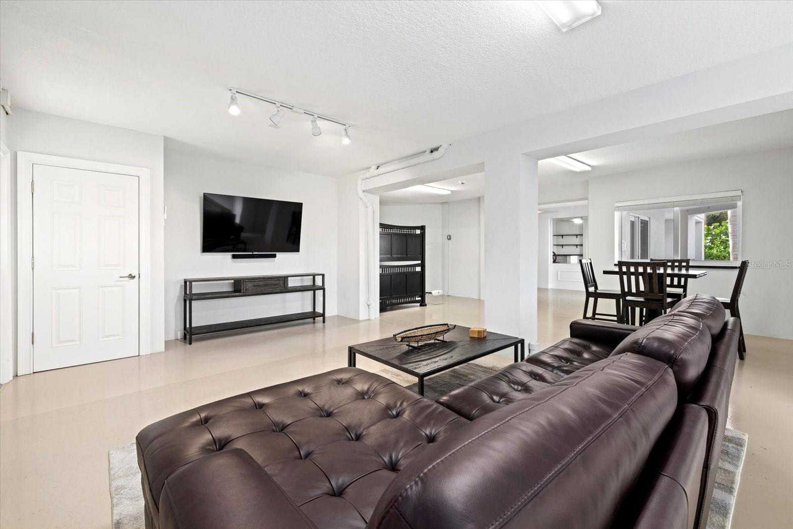 MANGROVE POINTE SUB - Residential