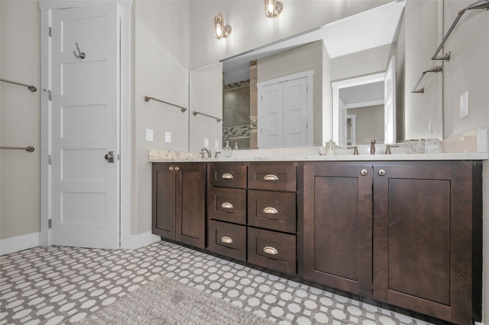 LONE PALM BEACH 4TH ADD - Residential