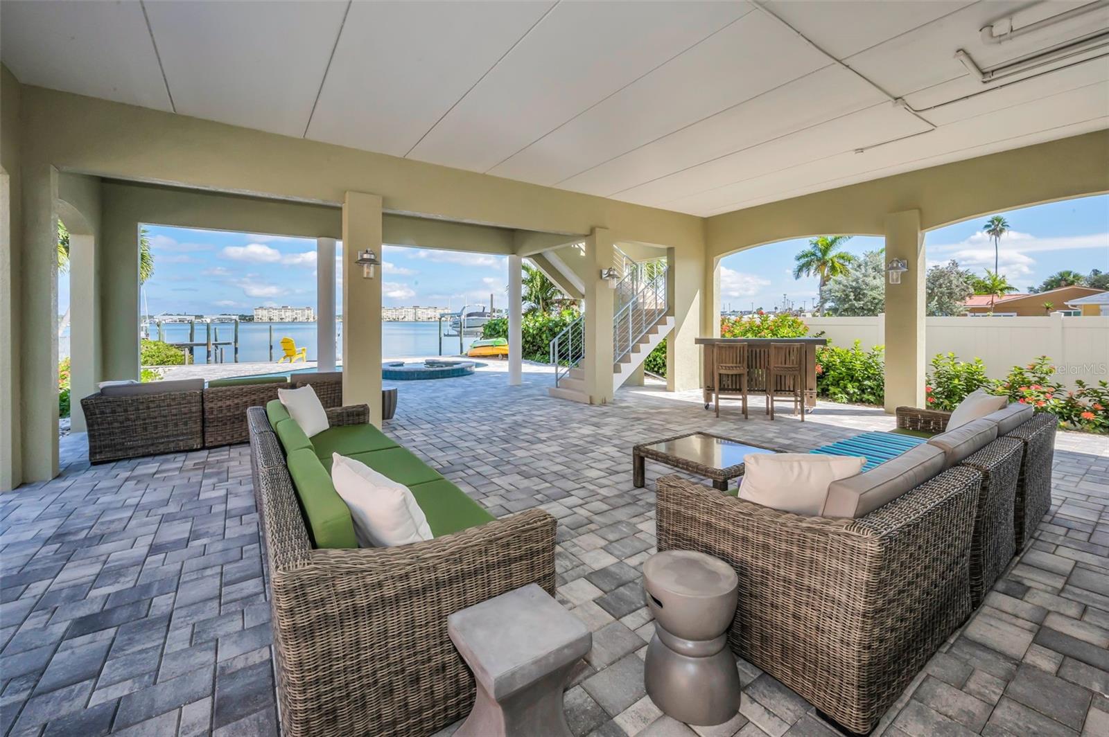 LONE PALM BEACH 4TH ADD - Residential