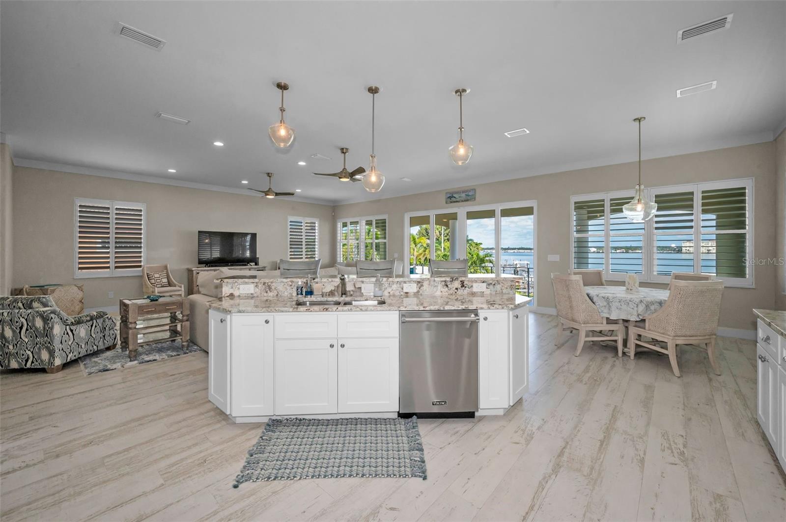 LONE PALM BEACH 4TH ADD - Residential