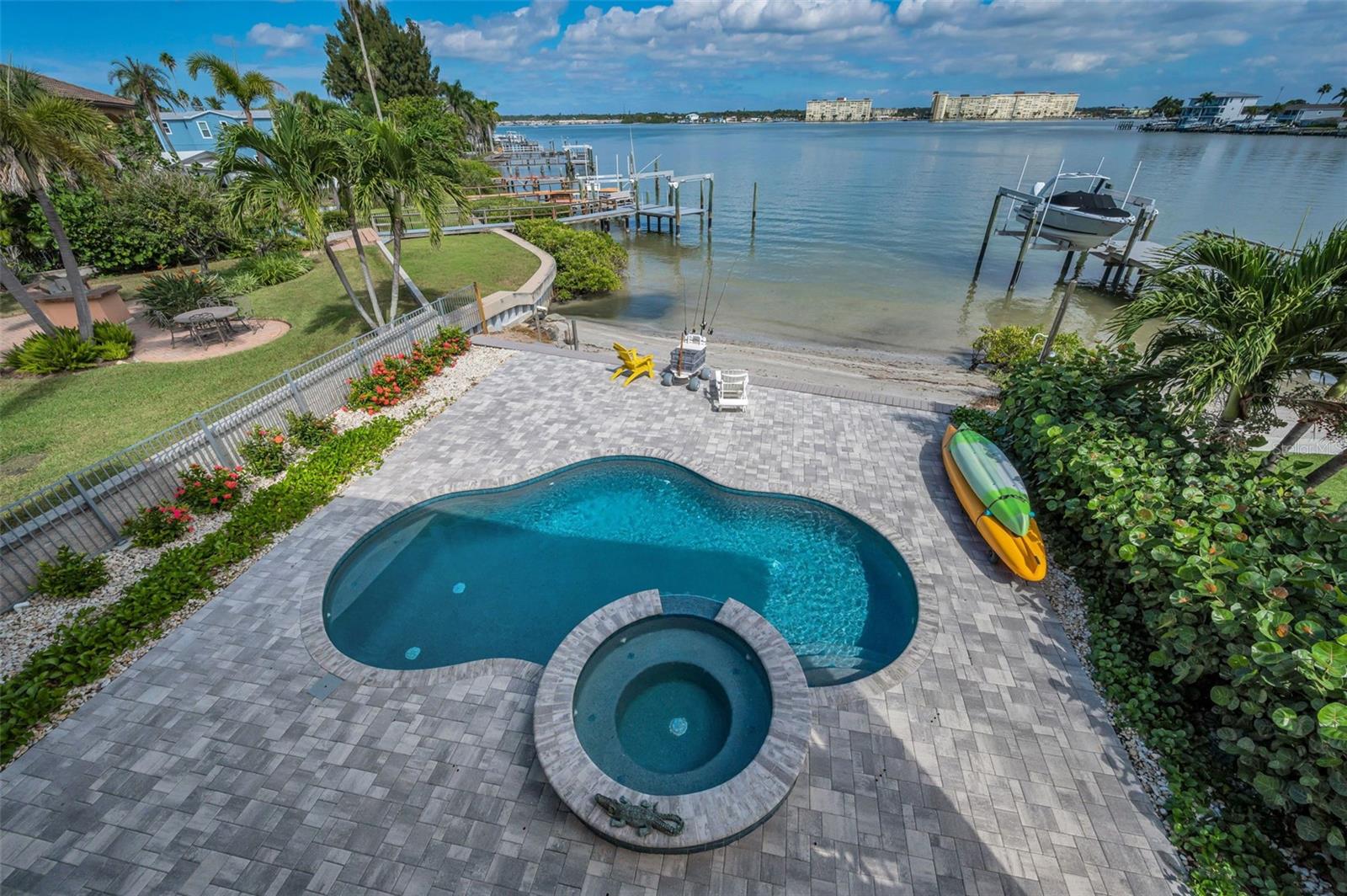 LONE PALM BEACH 4TH ADD - Residential