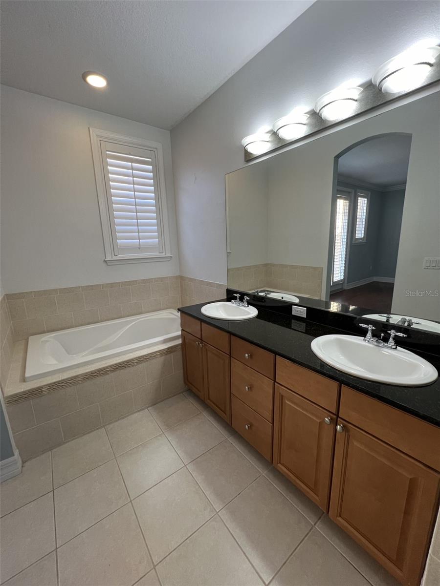 HANSEN MANOR TWNHMS - Residential Lease
