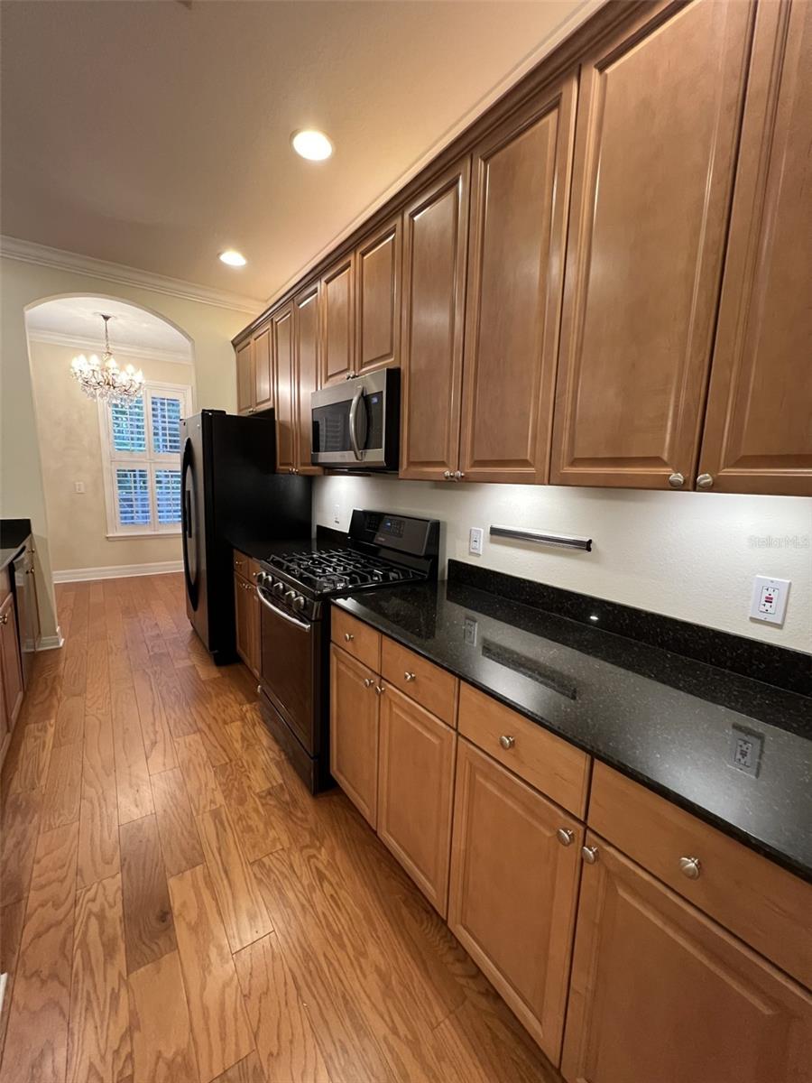 HANSEN MANOR TWNHMS - Residential Lease