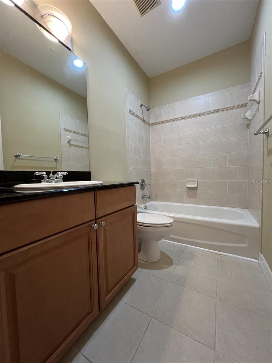 HANSEN MANOR TWNHMS - Residential Lease