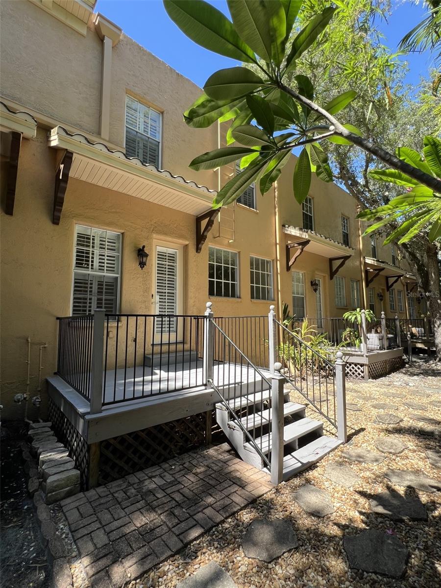 HANSEN MANOR TWNHMS - Residential Lease