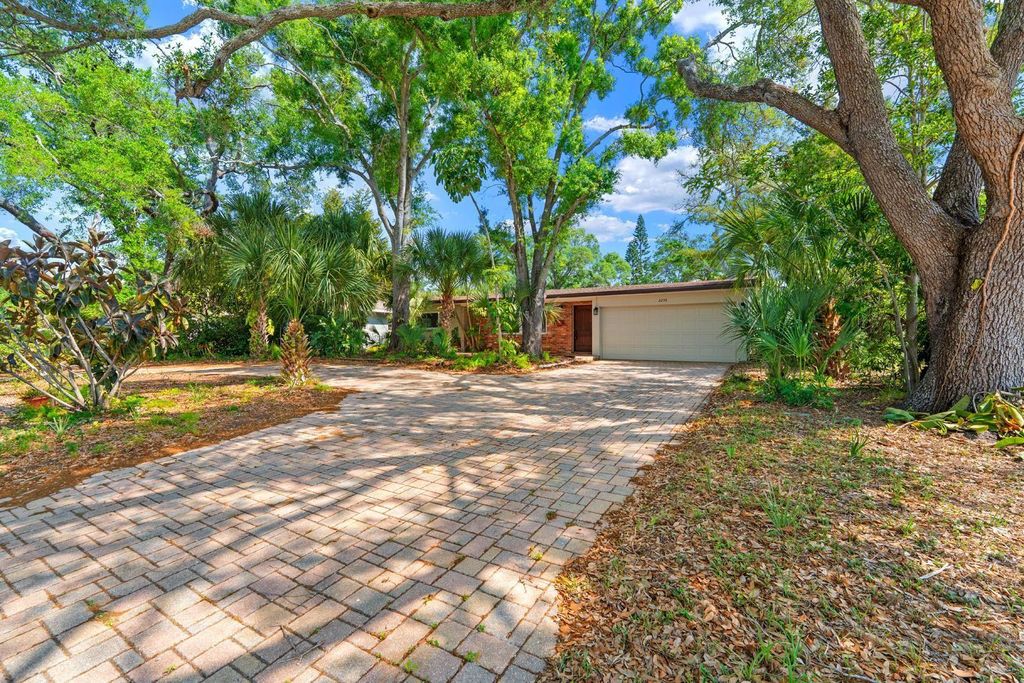 Photo of 2238 Calexico Way S, St Petersburg, FL 33712 (MLS # TB8490838)