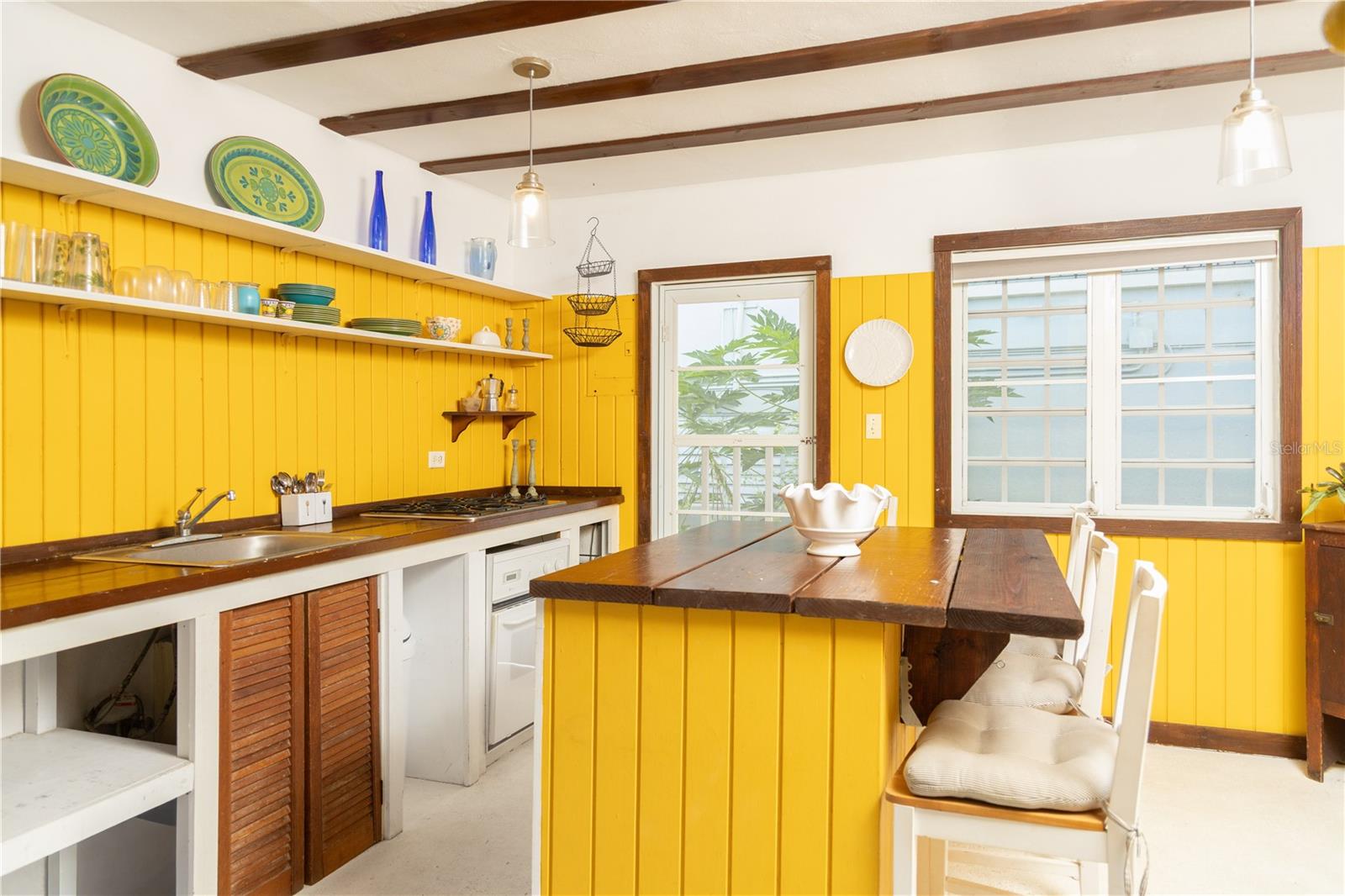 BO. LEGUILLOW, SECTOR MAMBICHE - Residential