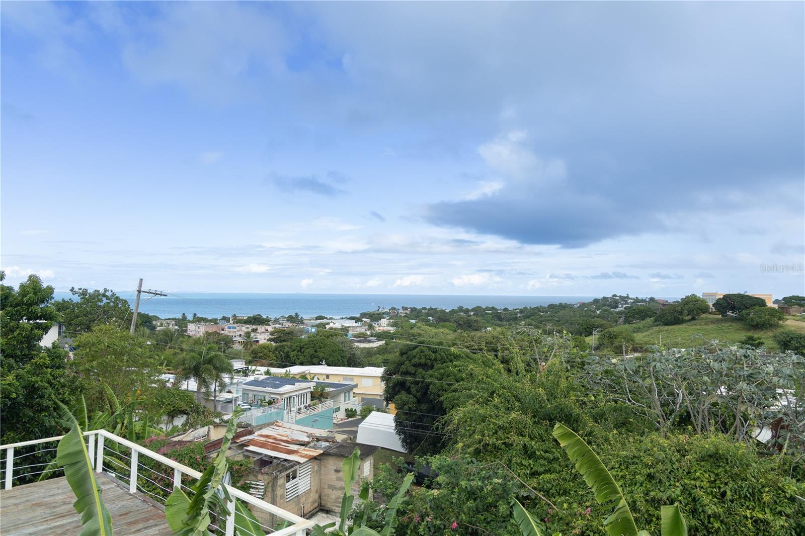 BO. LEGUILLOW, SECTOR MAMBICHE - Residential