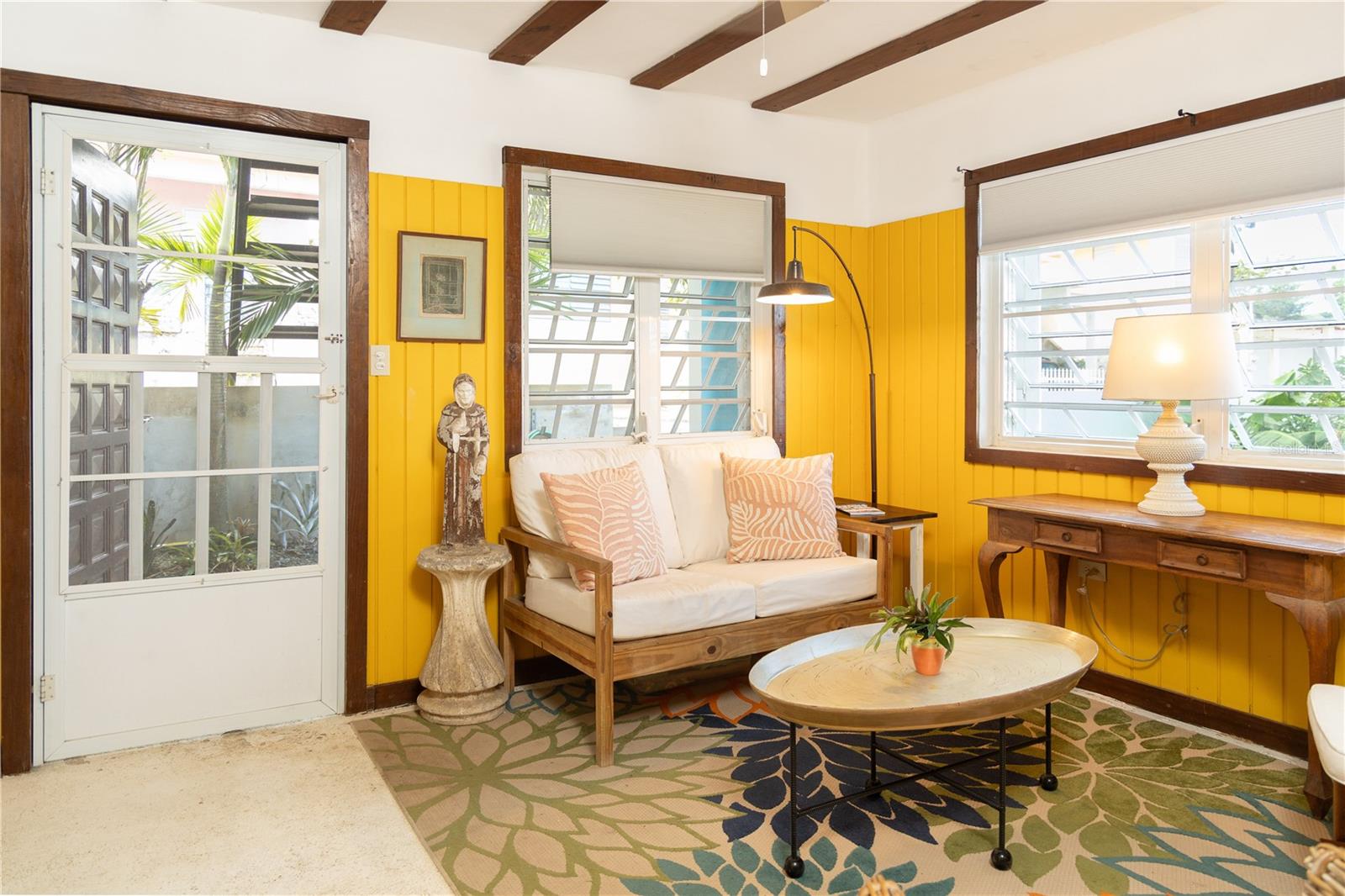 BO. LEGUILLOW, SECTOR MAMBICHE - Residential