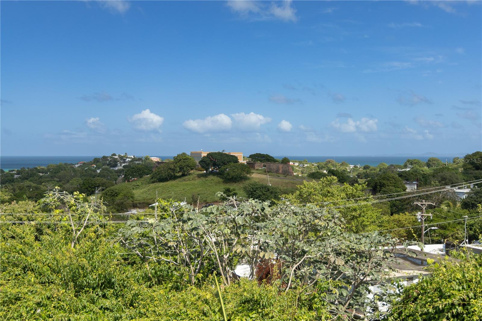 BO. LEGUILLOW, SECTOR MAMBICHE - Residential