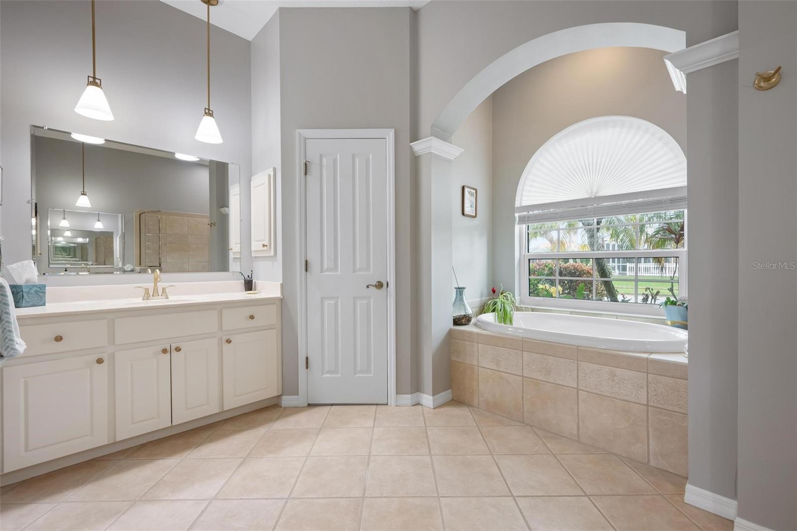 THE LAKES OF JACARANDA - Residential