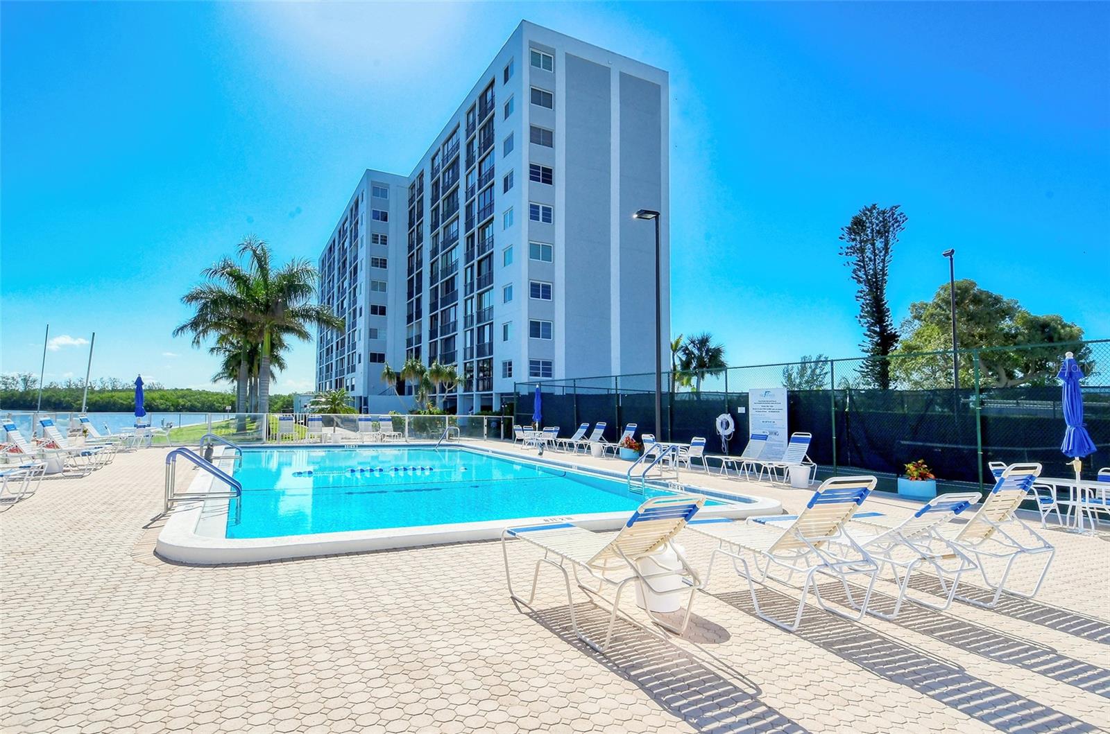 POINTE ON MIDNIGHT PASS - Residential