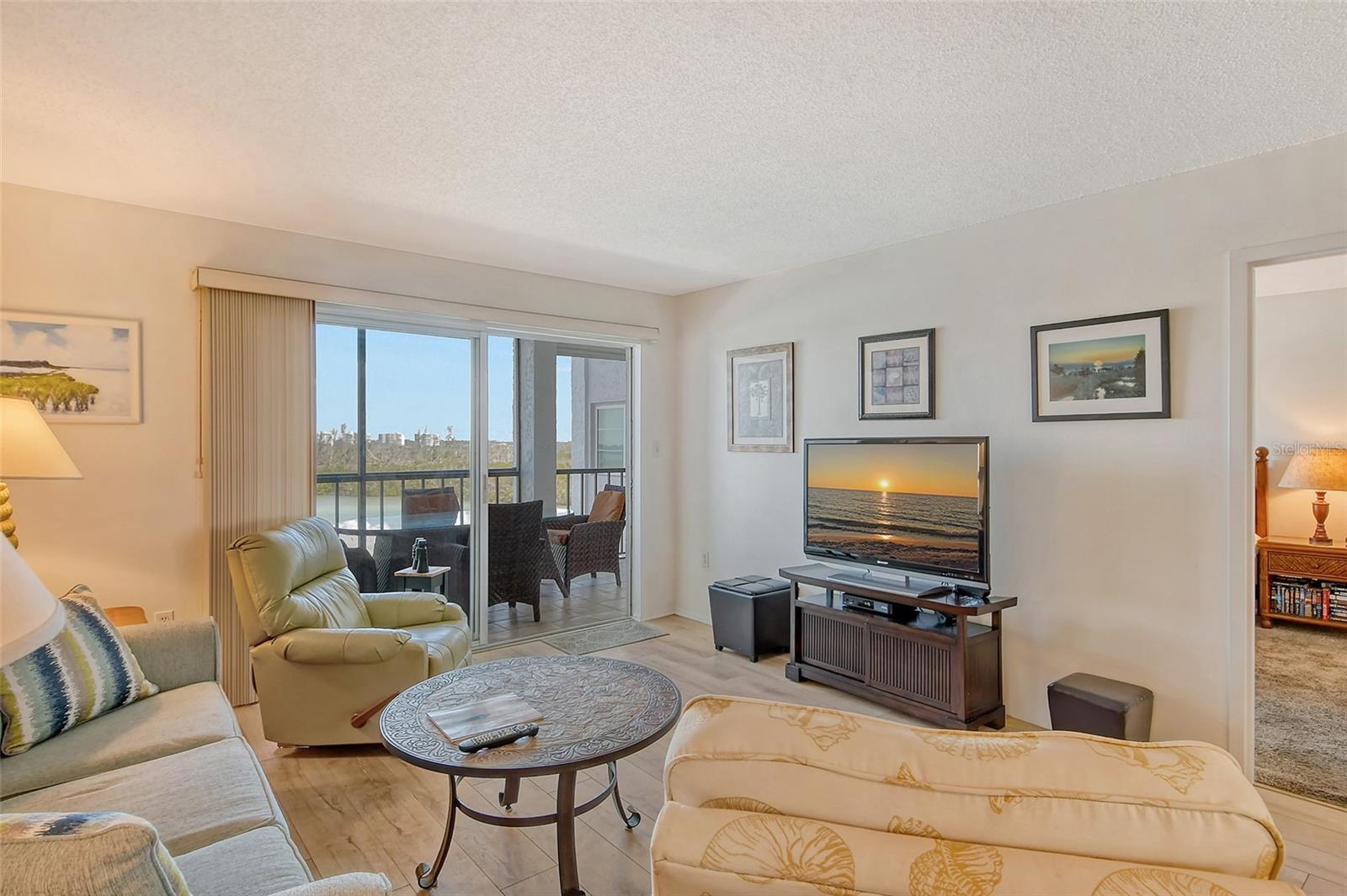 POINTE ON MIDNIGHT PASS - Residential