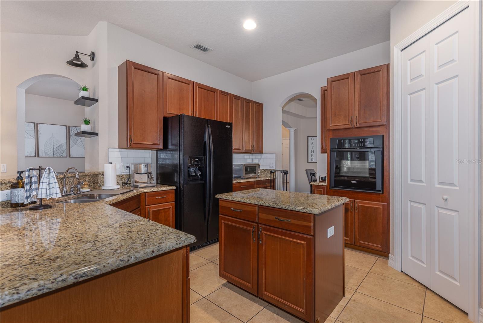 BRONSONS LNDGS F & M - Residential