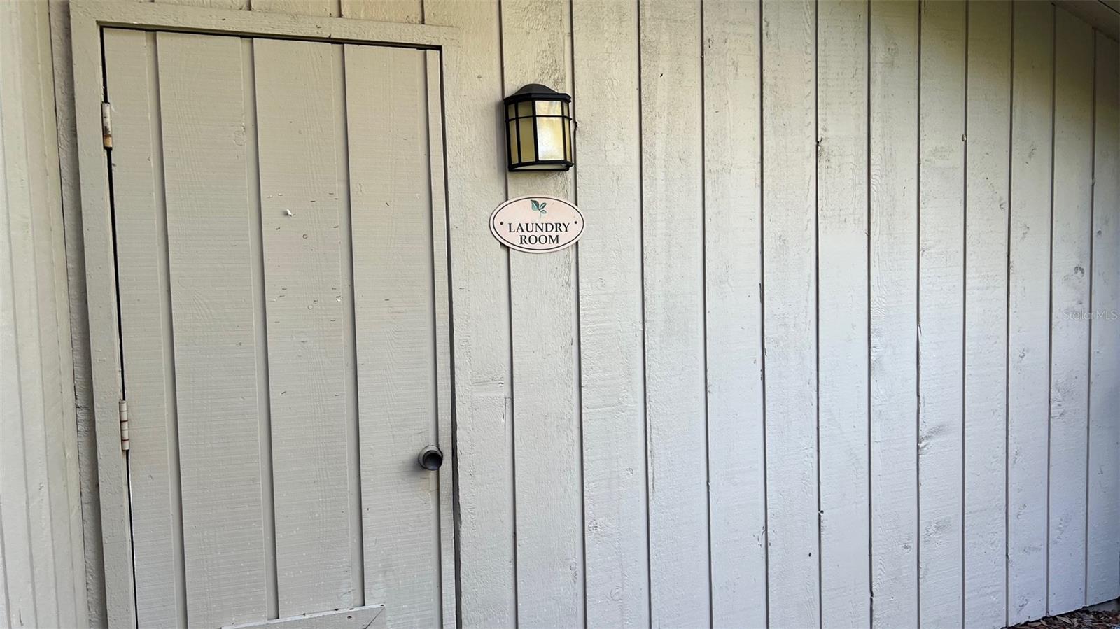 GRENELEFE ABBEY COURT CONDO UNIT 01 PH 0 - Residential