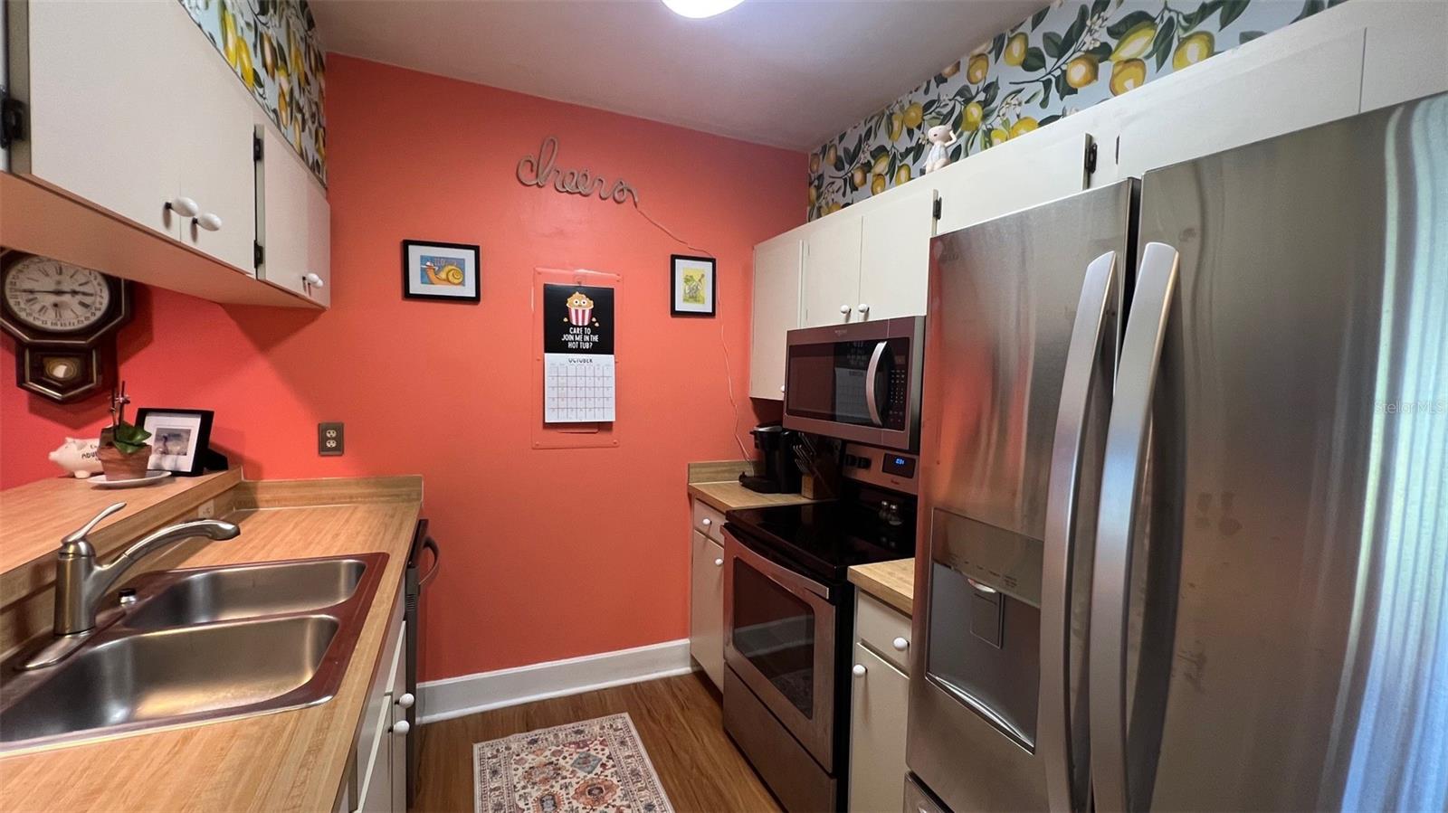 GRENELEFE ABBEY COURT CONDO UNIT 01 PH 0 - Residential