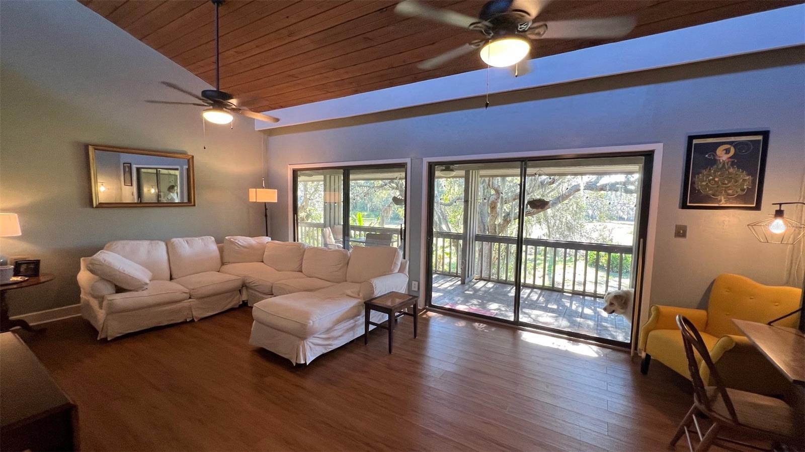 GRENELEFE ABBEY COURT CONDO UNIT 01 PH 0 - Residential