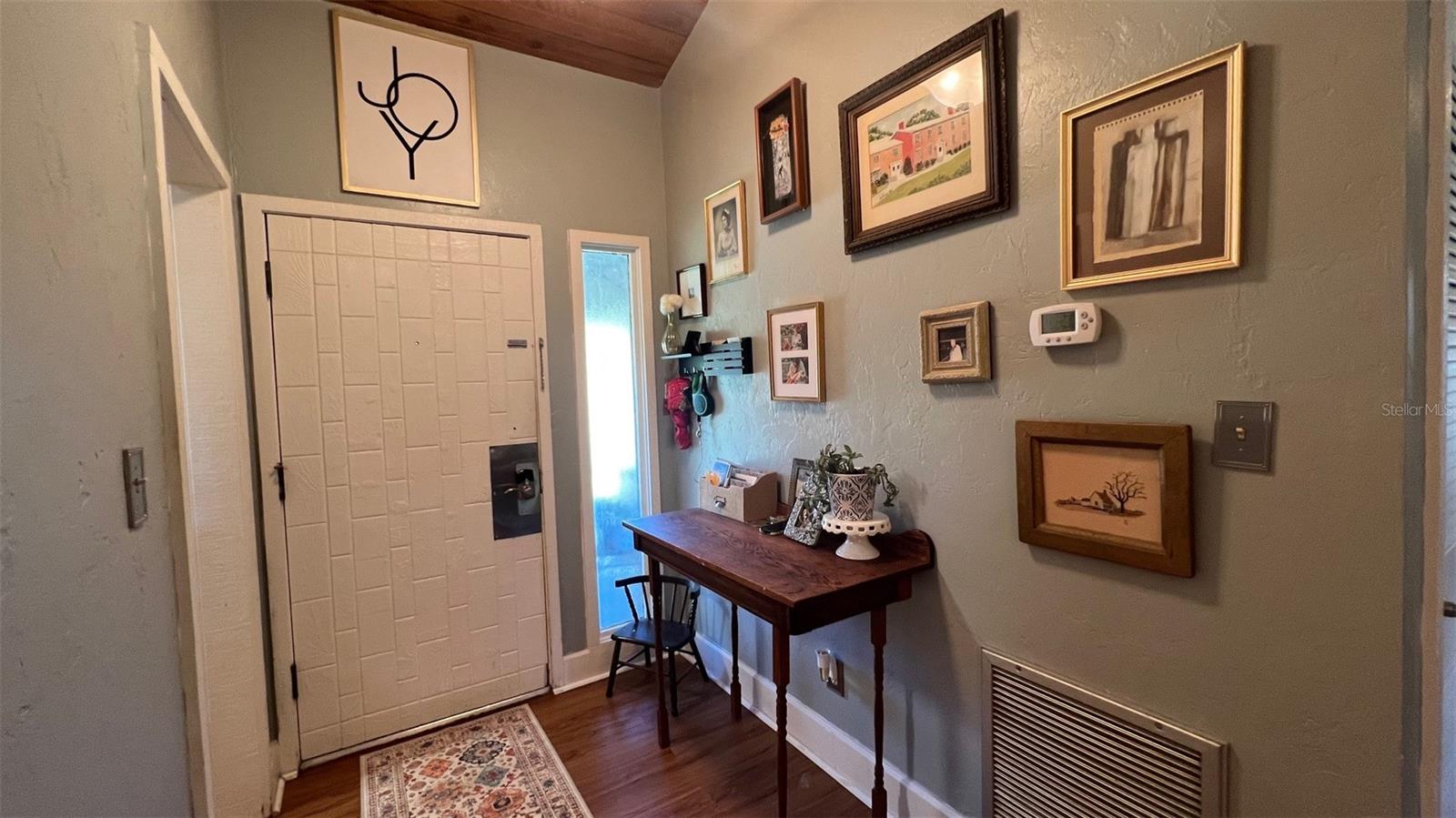 GRENELEFE ABBEY COURT CONDO UNIT 01 PH 0 - Residential