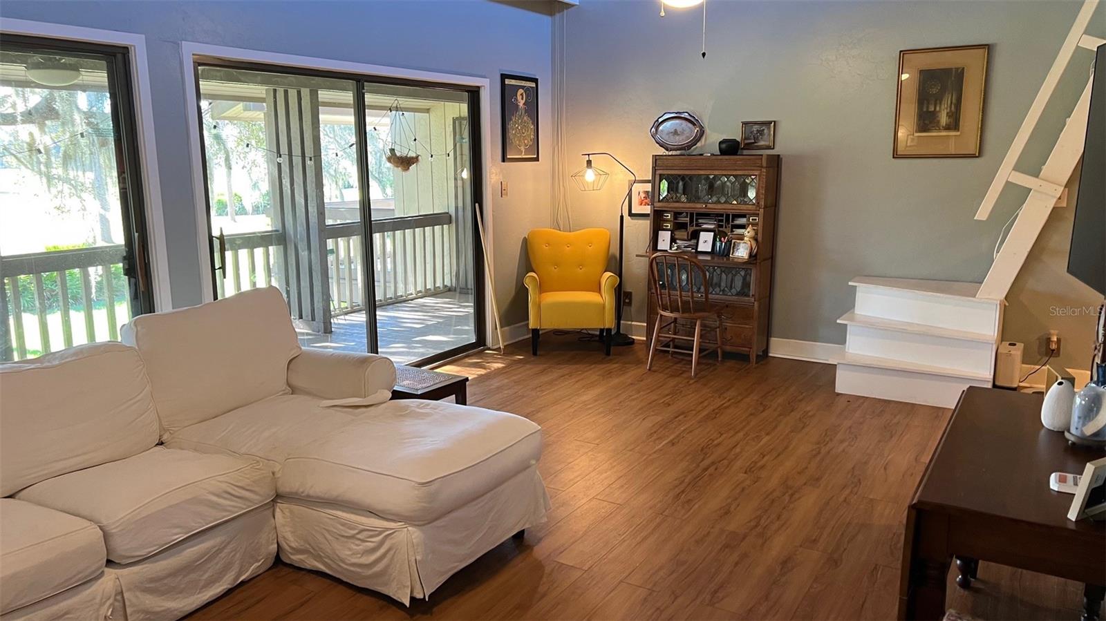 GRENELEFE ABBEY COURT CONDO UNIT 01 PH 0 - Residential