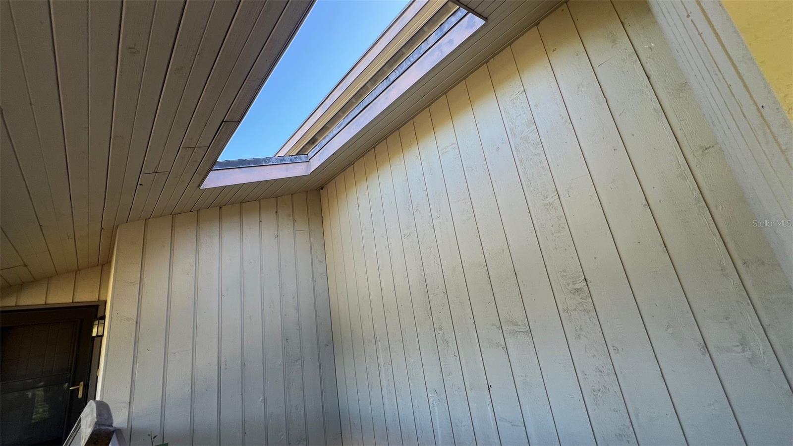 GRENELEFE ABBEY COURT CONDO UNIT 01 PH 0 - Residential