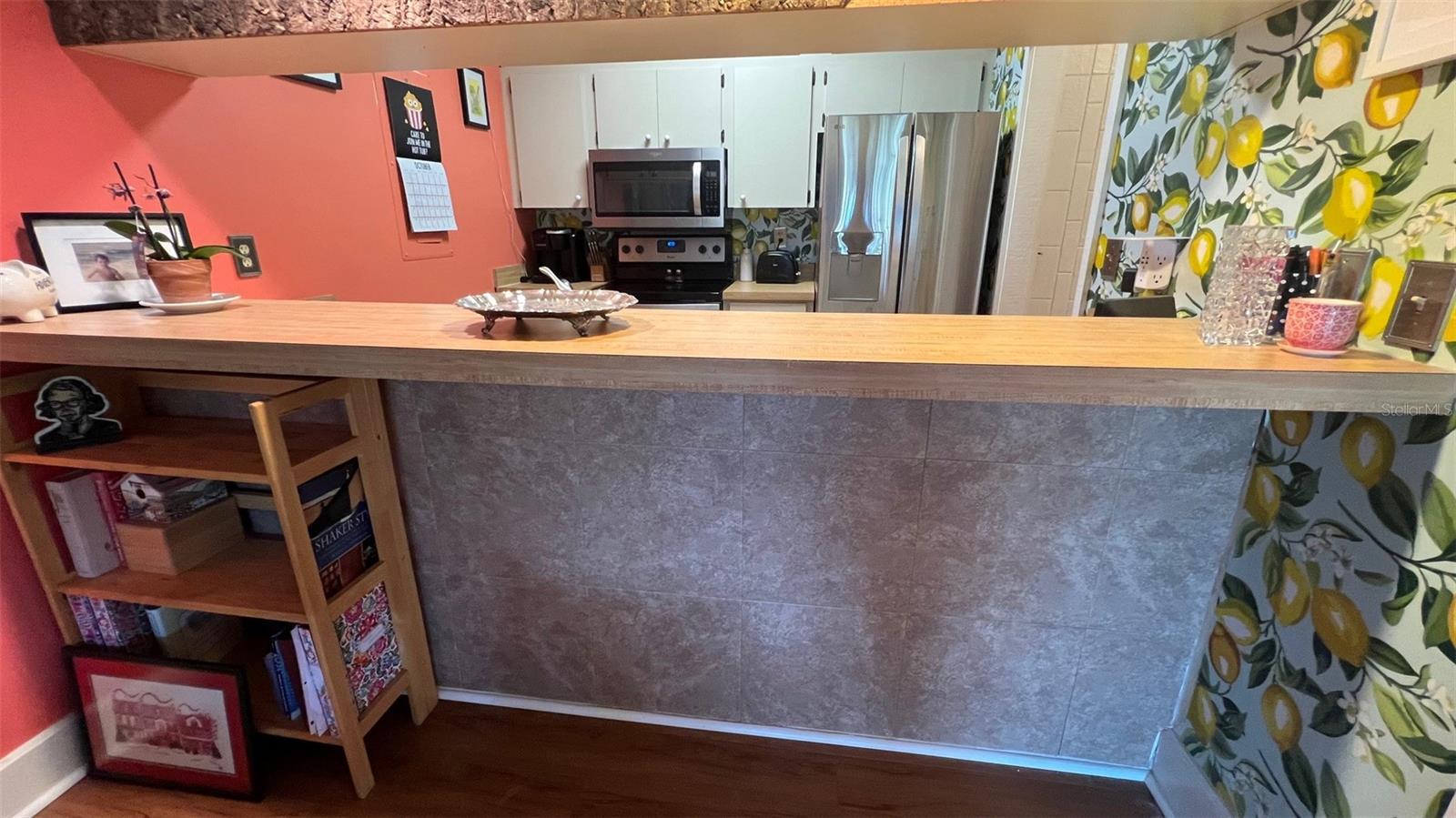 GRENELEFE ABBEY COURT CONDO UNIT 01 PH 0 - Residential