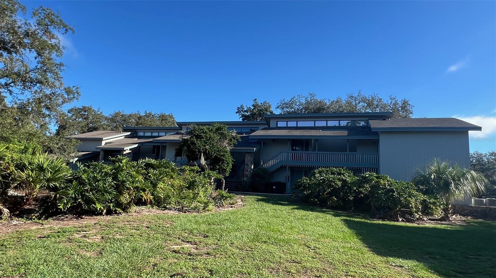 GRENELEFE ABBEY COURT CONDO UNIT 01 PH 0 - Residential