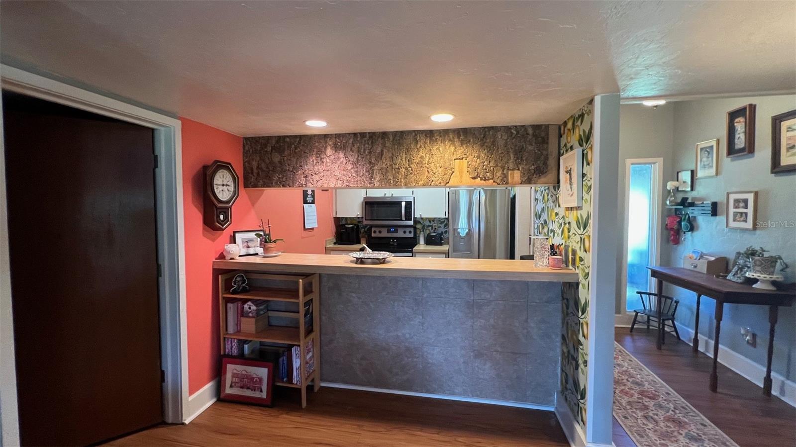 GRENELEFE ABBEY COURT CONDO UNIT 01 PH 0 - Residential