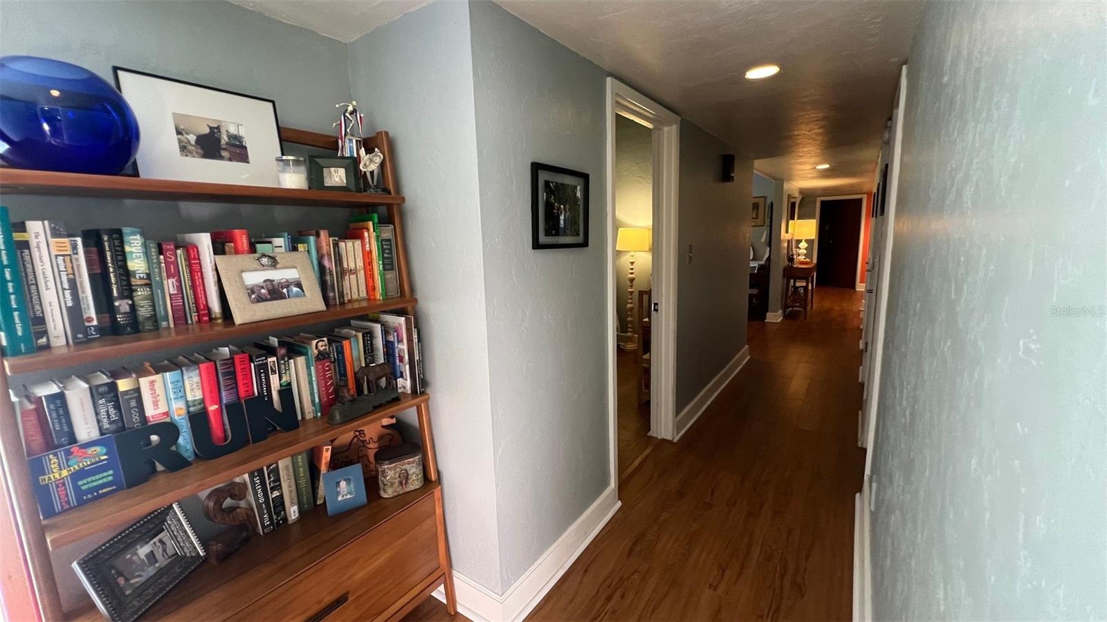 GRENELEFE ABBEY COURT CONDO UNIT 01 PH 0 - Residential